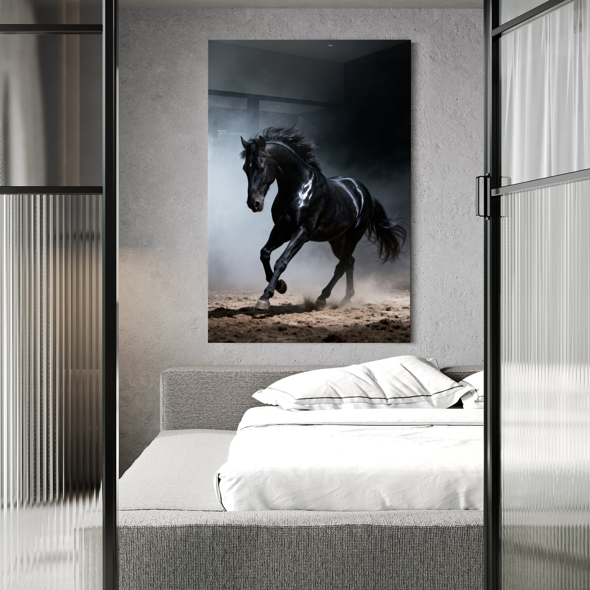 Schwarzes Pferd im Galopp